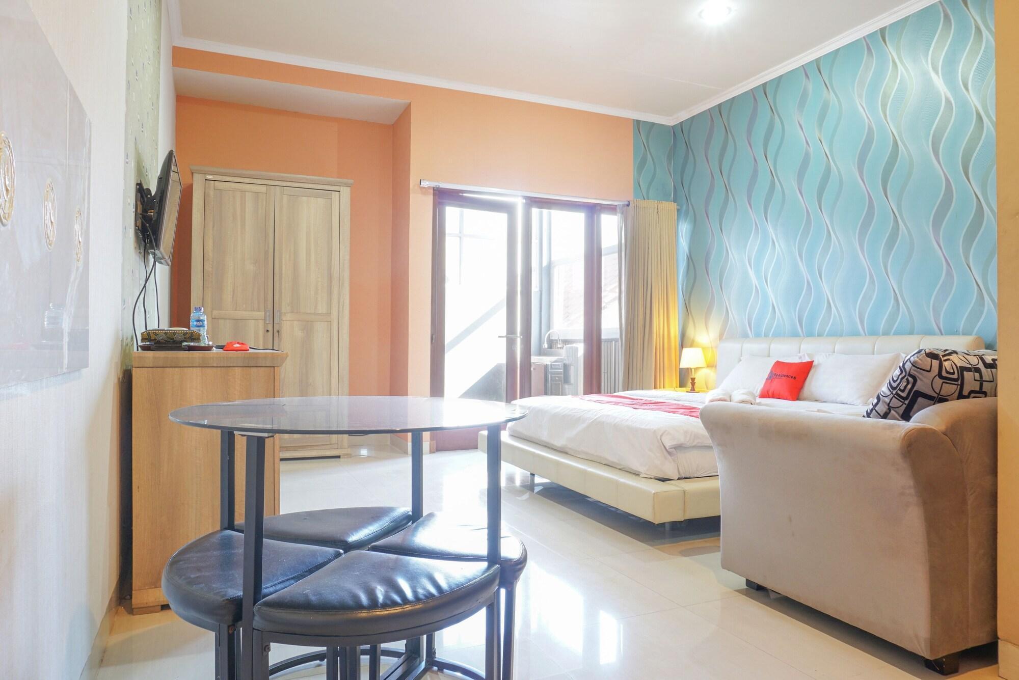 Reddoorz Near Kemang Square Hotel Jakarta Eksteriør billede