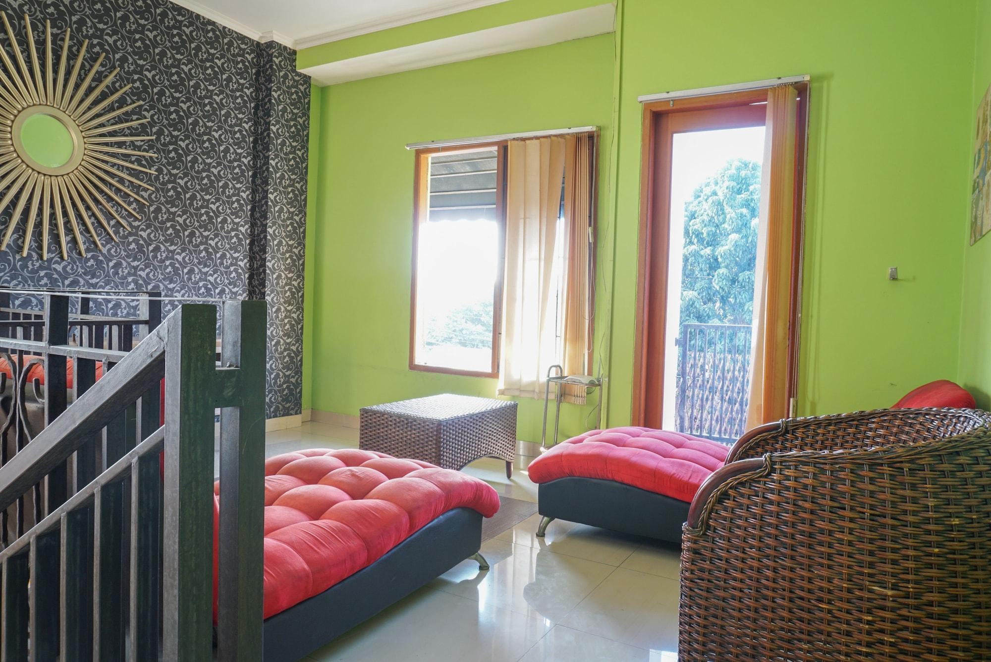 Reddoorz Near Kemang Square Hotel Jakarta Eksteriør billede